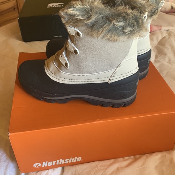 Winter Boots - Picture 2 of 6